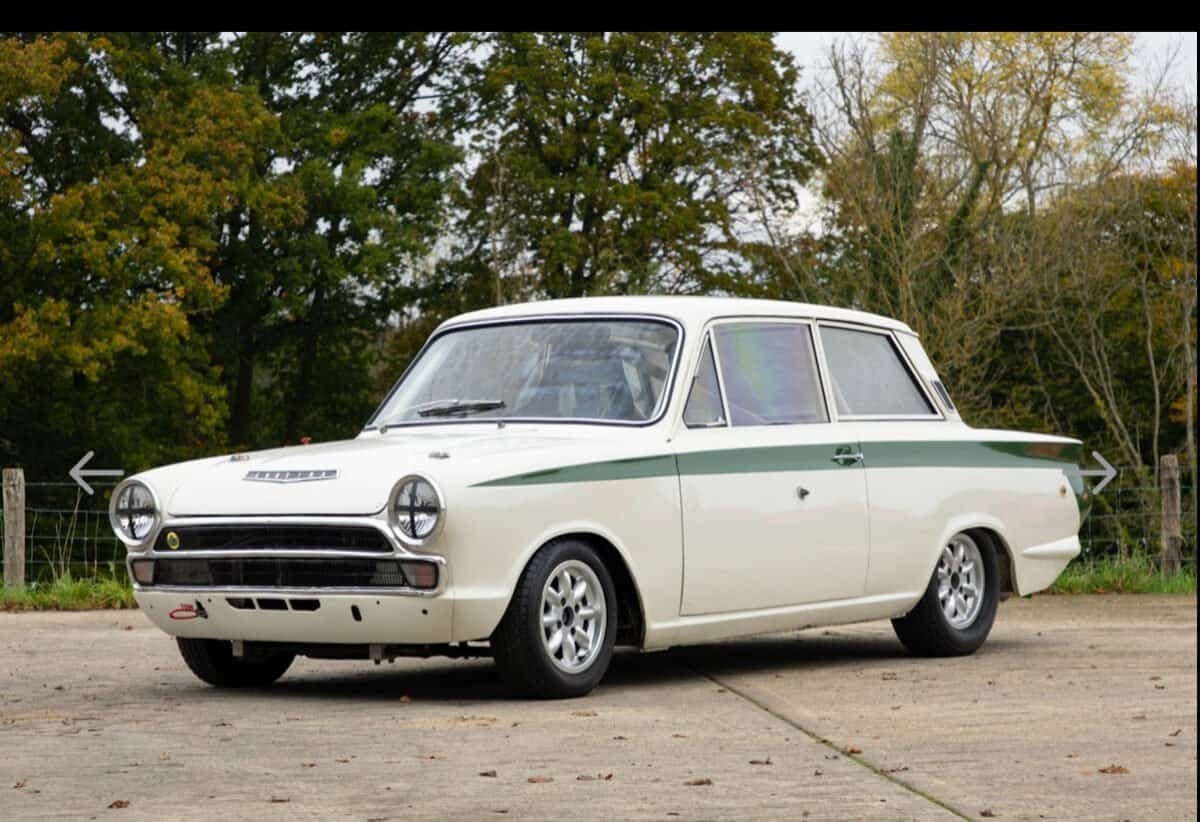 Car with no left mirror